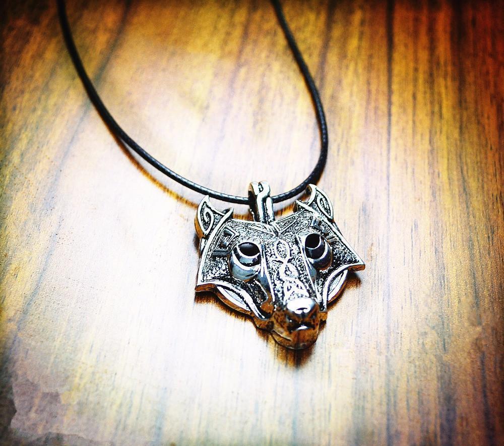 Norse Wolf Head Necklace - Free Shipping!